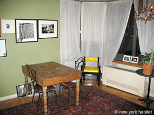 New York Alcove Studio accommodation living room photo 16
