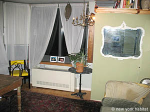 New York Alcove Studio accommodation living room photo 18