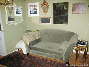 New York Alcove Studio accommodation living room photo 20