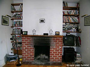 New York Studio apartment living room photo 12