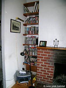 New York Studio apartment living room photo 16