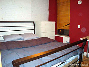 New York 1 Bedroom roommate share apartment - kitchen (NY-11168) photo 2 of 6