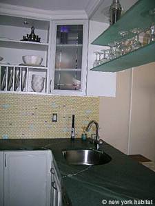 New York 1 Bedroom accommodation - kitchen (NY-11221) photo 3 of 4
