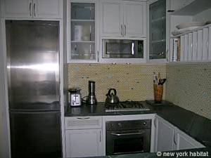 New York 1 Bedroom accommodation - kitchen (NY-11221) photo 2 of 4