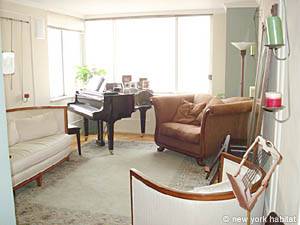 New York 1 Bedroom accommodation - bedroom (NY-11221) photo 1 of 5