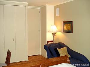 New York 1 Bedroom accommodation - bathroom (NY-11221) photo 3 of 4