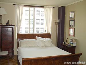 New York 1 Bedroom accommodation - bathroom (NY-11221) photo 4 of 4