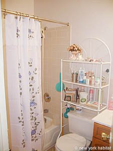 New York 2 Bedrooms roommate share apartment bathroom 1 photo 8