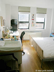 New York 2 Bedrooms accommodation - bedroom 1 (NY-11252) photo 1 of 5