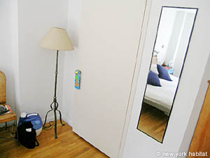 New York 2 Bedrooms accommodation - bedroom 1 (NY-11252) photo 3 of 5