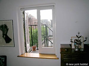 New York Studio - Loft accommodation - living room (NY-11276) photo 10 of 11