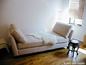 New York 1 Bedroom accommodation - living room (NY-11305) photo 4 of 8