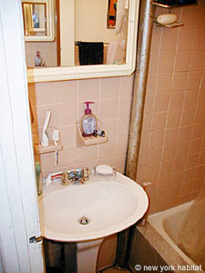 New York 2 Bedroom roommate share apartment - bathroom 1 (NY-11329) photo 2 of 3