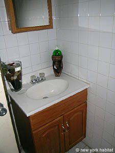New York 2 Bedroom roommate share apartment - bathroom 1 (NY-11549) photo 3 of 3