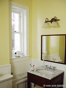 New York T5 appartement location vacances - salle d'eau 2 (NY-11557) photo 2 sur 3