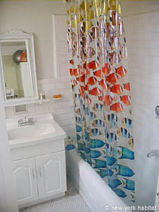 New York 4 Zimmer wohngemeinschaft - badezimmer 1 (NY-11583) photo 1 von 4