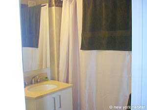 New York 2 Zimmer ferienwohnung - badezimmer (NY-11608) photo 2 von 2