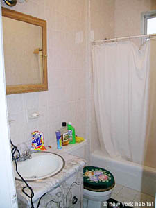 New York T3 appartements colocation - salle d'eau 1 (NY-11655) photo 1 de 2