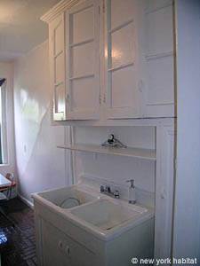 New York 1 Bedroom roommate share apartment - kitchen (NY-11709) photo 3 of 4