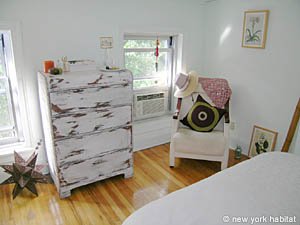 New York T2 - Maison citadine appartements location vacances - chambre (NY-11718) photo 4 de 7