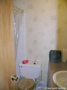 New York T2 appartements colocation - salle d'eau (NY-11747) photo 2 de 2