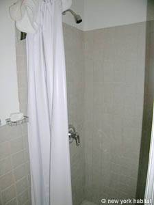 New York 2 Bedroom - Duplex accommodation - bathroom 1 (NY-11748) photo 2 of 2