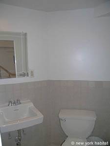New York 2 Bedroom - Duplex accommodation - bathroom 2 (NY-11748) photo 1 of 3