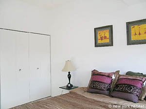 New York 2 Bedrooms roommate share apartment - bedroom 1 (NY-11842) photo 2 of 4