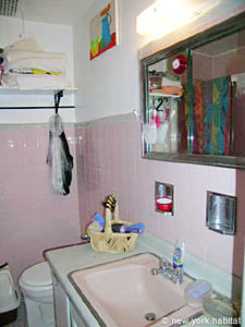 New York 3 Zimmer wohnung bed breakfast - badezimmer 1 (NY-11854) photo 1 von 2