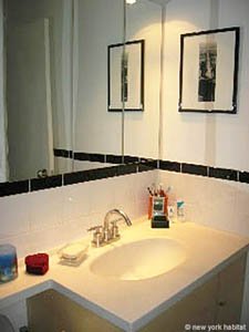New York Studio accommodation - bathroom (NY-11856) photo 2 of 2
