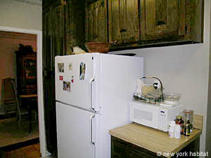 New York 3 Bedrooms roommate share apartment kitchen photo 16