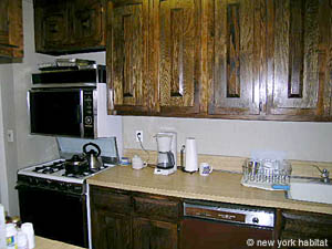 New York 3 Bedrooms roommate share apartment kitchen photo 17