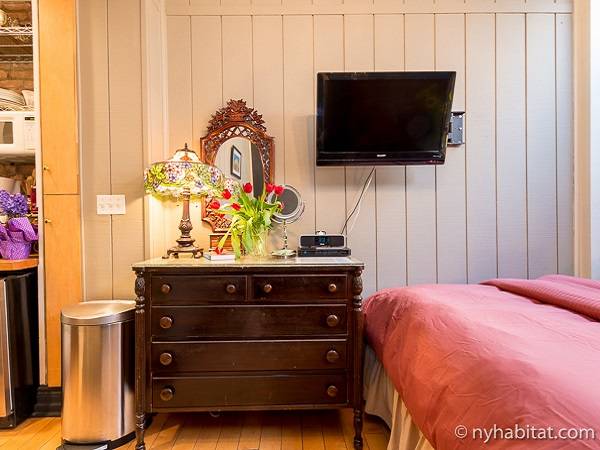 New York Studio accommodation - living room (NY-11967) photo 3 of 4