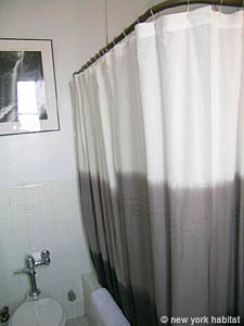 New York 2 Bedroom roommate share apartment - bathroom 1 (NY-11980) photo 1 of 2