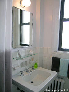New York 2 Bedroom roommate share apartment - bathroom 1 (NY-11980) photo 2 of 2