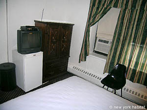 New York 3 Bedrooms roommate share apartment - bedroom 2 (NY-12007) photo 3 of 6