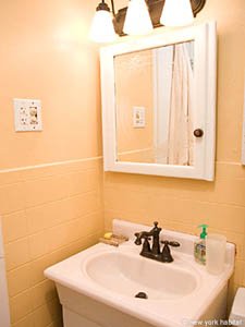 New York 3 Bedrooms - Duplex apartment bathroom 1 photo 16