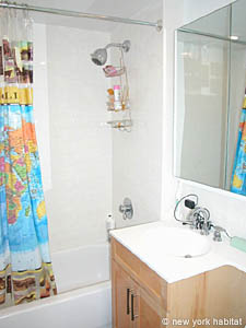New York 2 Bedroom accommodation - bathroom 1 (NY-12021) photo 1 of 2