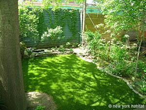 New York 3 Bedroom - Triplex - Townhouse accommodation - living room 1 (NY-12032) photo 1 of 6
