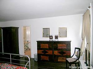New York 1 Bedroom - Townhouse apartment - bedroom 1 (NY-12055) photo 2 of 3