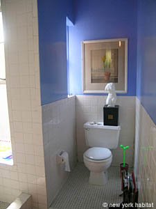 New York Studio accommodation - bathroom (NY-12086) photo 1 of 4