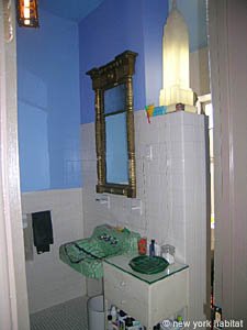 New York Studio accommodation - bathroom (NY-12086) photo 3 of 4
