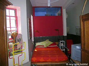 New York Studio accommodation - living room (NY-12086) photo 4 of 7