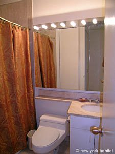 New York 2 Bedrooms accommodation - bathroom 1 (NY-12097) photo 1 of 2