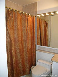 New York 2 Bedrooms accommodation - bathroom 1 (NY-12097) photo 2 of 2