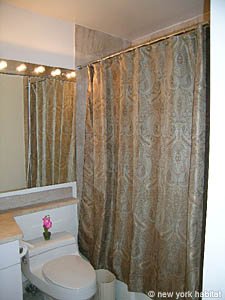 New York 2 Bedrooms accommodation - bathroom 2 (NY-12097) photo 2 of 2