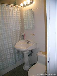 New York 4 Zimmer ferienwohnung - badezimmer 1 (NY-12117) photo 1 von 2