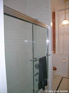 New York 4 Bedroom - Duplex apartment - bathroom 1 (NY-12212) photo 3 of 3