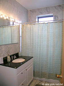 New York 3 Zimmer wohngemeinschaft - badezimmer 1 (NY-12239) photo 2 von 2