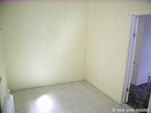 New York 3 Bedrooms roommate share apartment bedroom 1 photo 2